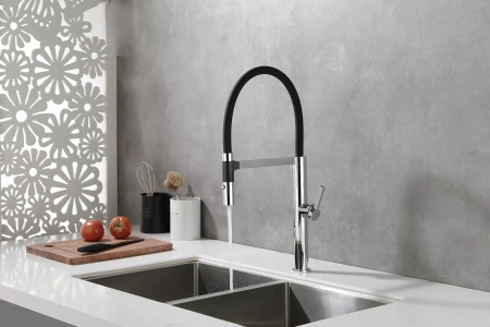 Смеситель для кухни Paulmark Leader Le214101-CR, с гибким изливом, хром