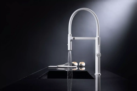 Смеситель для кухни Paulmark Leader Le214101-WH, с гибким изливом, белый