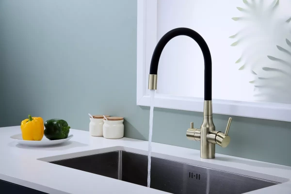Смеситель для кухни Paulmark Salix Sa213419-BR, с гибким изливом, бронза