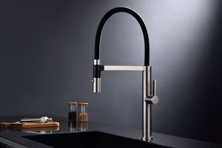 Смеситель для кухни Paulmark Leader Le214101-BS, с гибким изливом, сталь