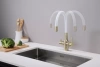 Смеситель для кухни Paulmark Salix Sa213419-BRw, с гибким изливом, бронза / белый