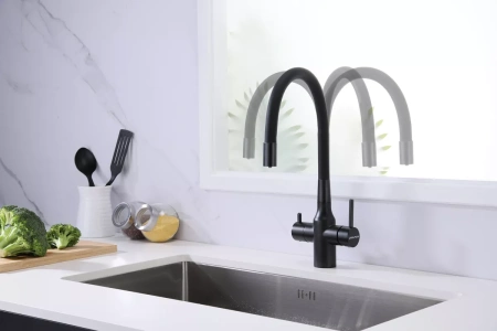 Смеситель для кухни Paulmark Salix Sa213419-BLM, с гибким изливом, черный