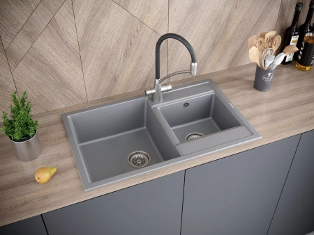 Смеситель для кухни Paulmark Siegen Si213111-BS, с гибким изливом, сталь
