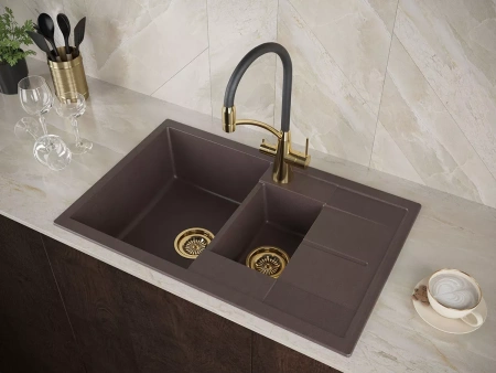 Смеситель для кухни Paulmark Siegen Si213111-G, с гибким изливом, золото